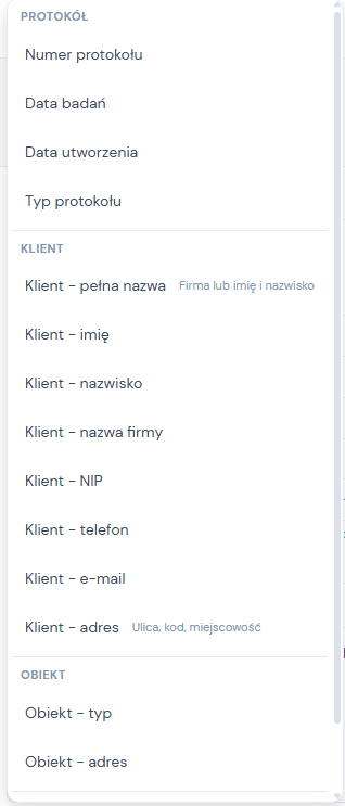 Rozwinięta lista znaczników do wstawienia w treści wiadomości e-mail, pogrupowana według protokołu, klienta i obiektu